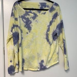 Gap yellow and blue tie dye shirt